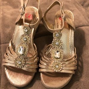 Gianni Bini Girls Gold wedge espadrilles size 3